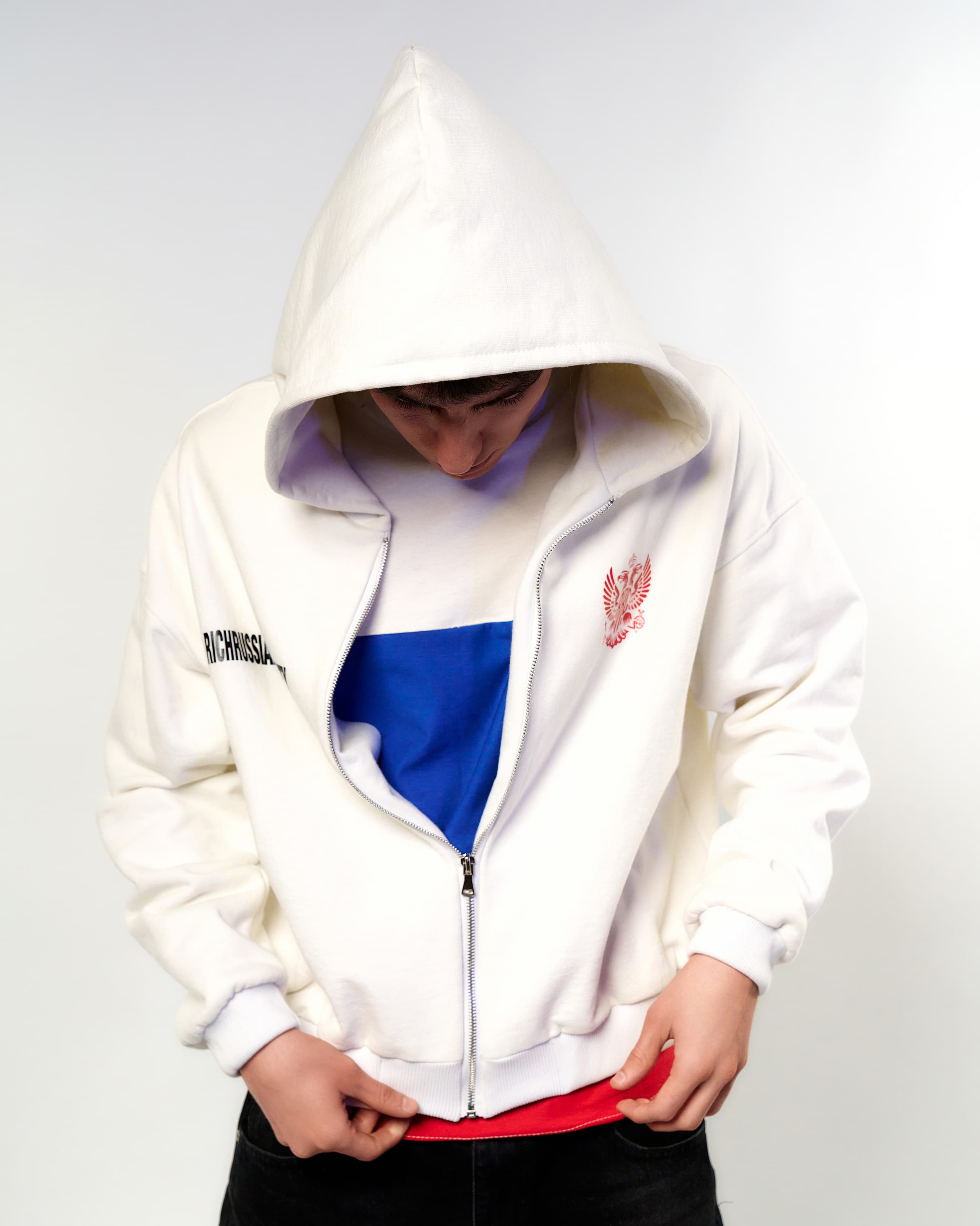 RRC CREST CROPPED ZIP HOODIE